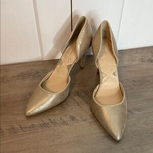 Adrienne Vittadini Leather Gold Pointed Toe Heels Pumps - 8.5